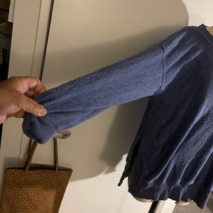 Blue Sweater/Sweatshirt Top